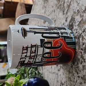 Americaware Mug made for the Spaceneedle 18 oz Full Size